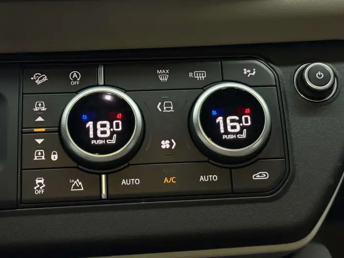 Land Rover Defender 2022 Model 90 P400 XS – фото 8