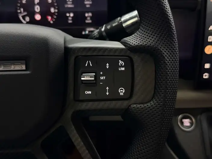 Land Rover Defender 2022 Model 90 P400 XS – фото 9