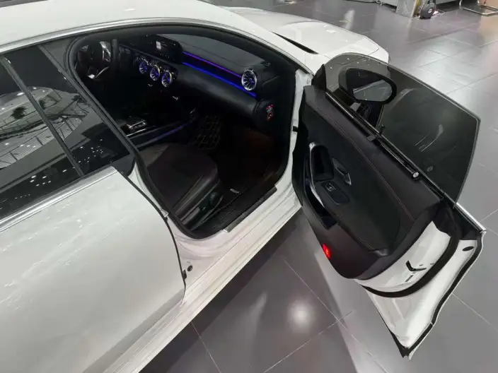 Mercedes-Benz CLA Imported 2022 Model CLA 200 Four-door Coupe – фото 9