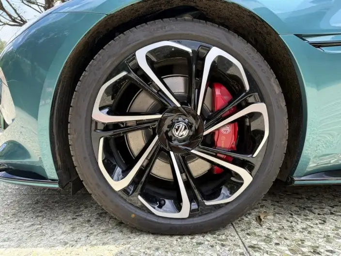 MG Cyberster 2026 Model 520km Legend 4WD Edition – фото 10
