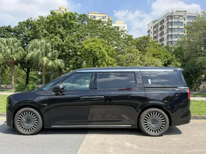 ZEEKR 009 2024 Model VI seat Executive Edition 4WD 108kWh – фото 4