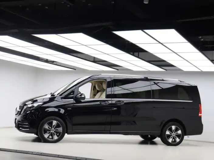 Mercedes-Benz V-Class 2021 Model V 260 L Long wheelbase Premium Edition – фото 3