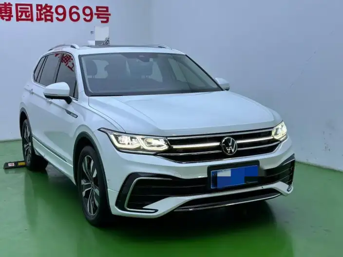 Volkswagen Tiguan L 2023 Model 330TSI 2WD R-Line Ultimate Edition – фото 3