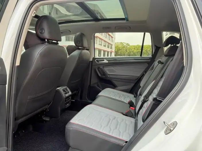 Volkswagen Tiguan L 2023 Model 330TSI 2WD R-Line Ultimate Edition – фото 9