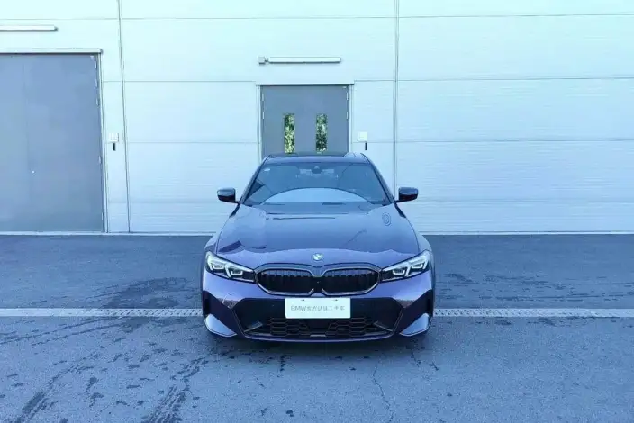 BMW 3 Series 2025 Model 330i 50th Anniversary Limited edition – фото 2