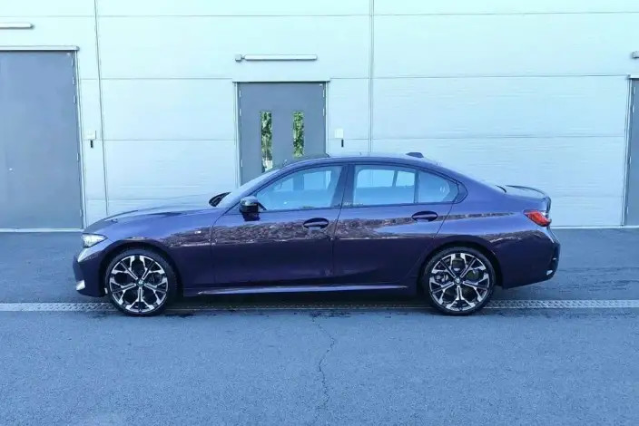 BMW 3 Series 2025 Model 330i 50th Anniversary Limited edition – фото 3