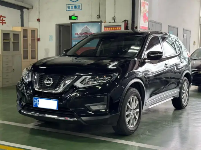 Nissan X-Trail 2023 Model Classic Edition 2.0L 2WD Smart Connect Premium – фото 1