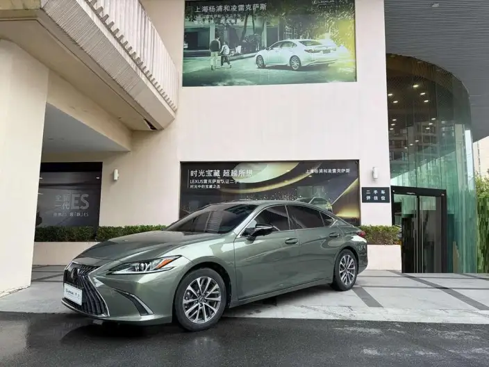 Lexus ES 2022 Model 200 Superior Edition – фото 1