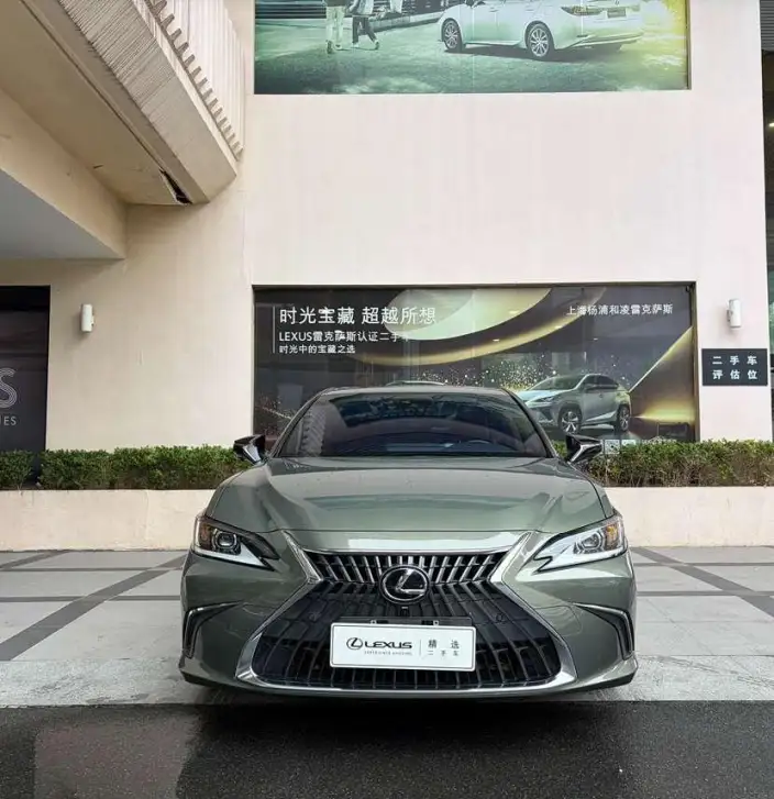 Lexus ES 2022 Model 200 Superior Edition – фото 2