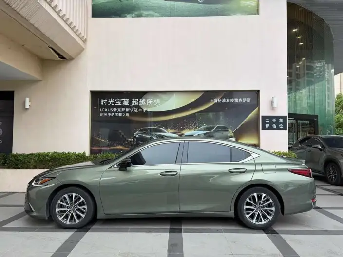 Lexus ES 2022 Model 200 Superior Edition – фото 3