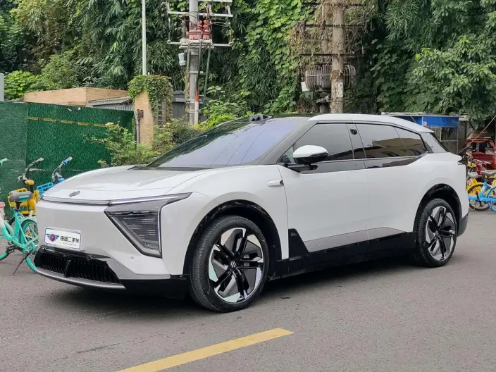 HiPhi HiPhi Y 2023 Model 560km Elite Edition – фото 1