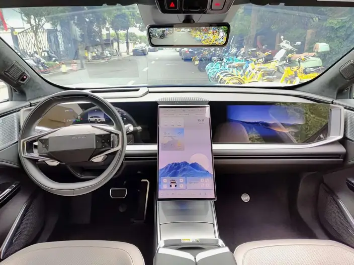 HiPhi HiPhi Y 2023 Model 560km Elite Edition – фото 7