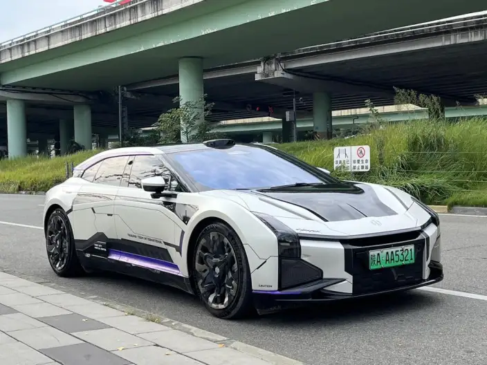 HiPhi Z 2023 Model 5 seat Edition