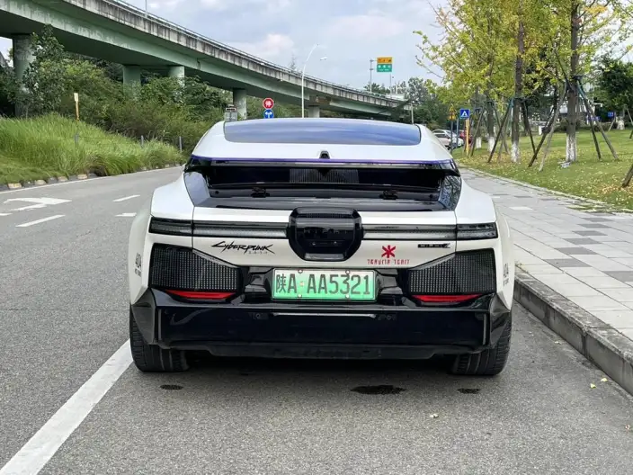 HiPhi Z 2023 Model 5 seat Edition – фото 6