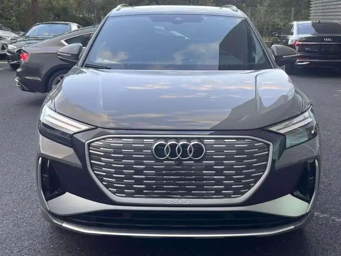 Audi Q4 e-tron 2024 Model 40 e-tron Genesis Edition – фото 2