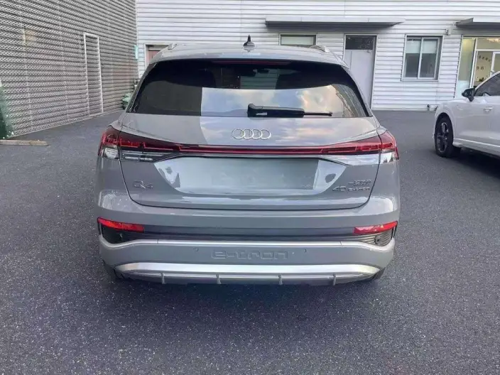Audi Q4 e-tron 2024 Model 40 e-tron Genesis Edition – фото 4