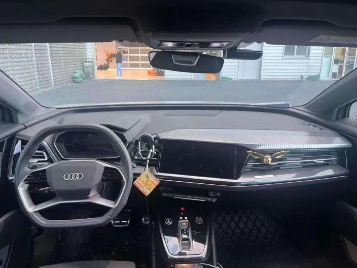 Audi Q4 e-tron 2024 Model 40 e-tron Genesis Edition – фото 8