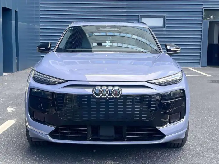 AUDI Q6L e-tron 2026 Model First Edition Pilot Edition – фото 2