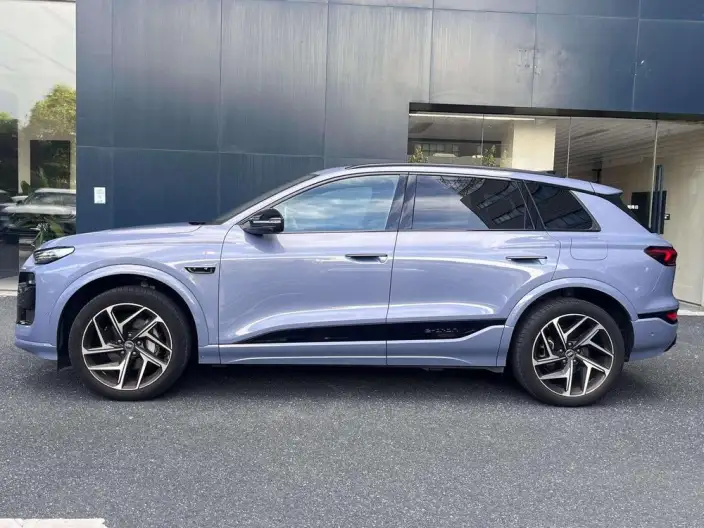 AUDI Q6L e-tron 2026 Model First Edition Pilot Edition – фото 3