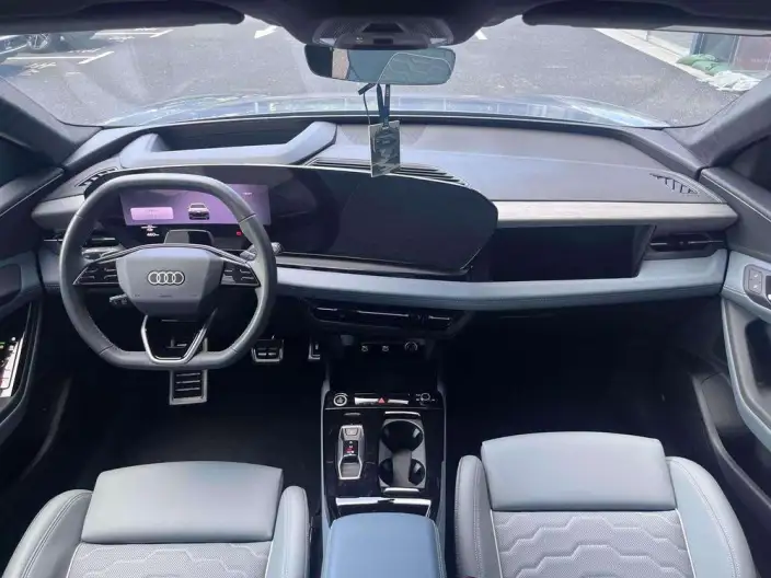 AUDI Q6L e-tron 2026 Model First Edition Pilot Edition – фото 10