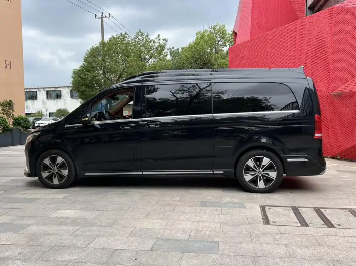 Mercedes-Benz V-Class 2022 Model V 260 L Long wheelbase Premium Edition – фото 3