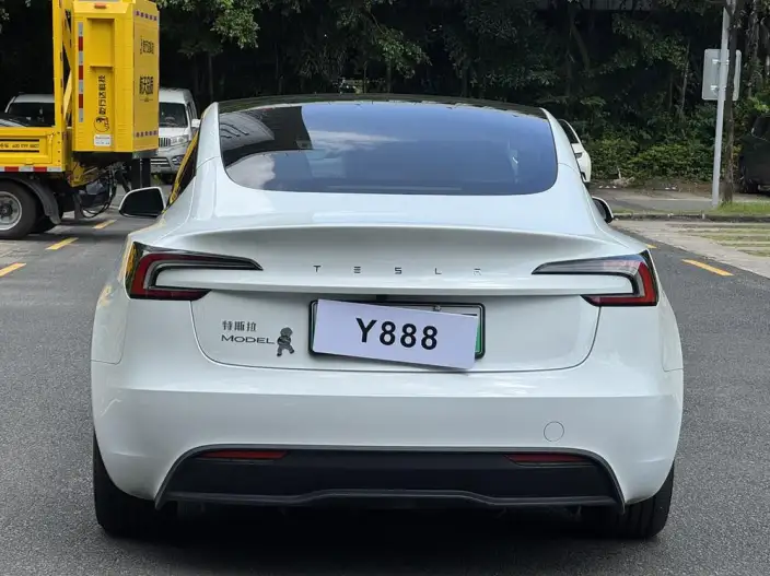 Model 3 2025 Model Facelift Rear-wheel drive version – фото 5