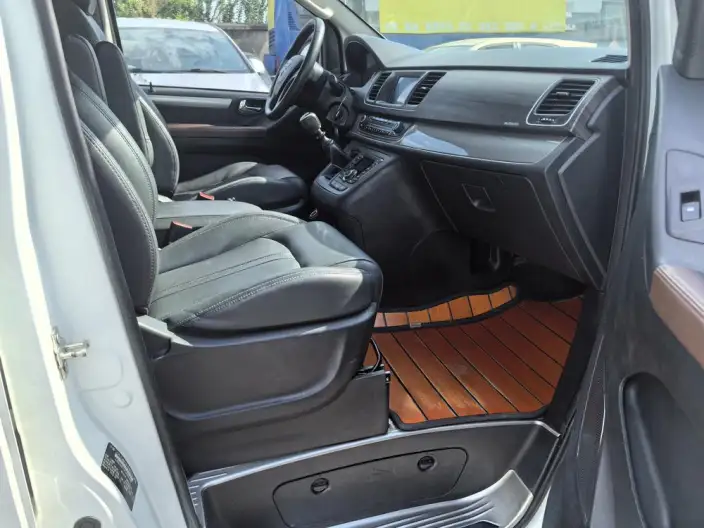 Maxus G10 2021 Model 2.0T Petrol Manual Elite Edition 7 seat – фото 7
