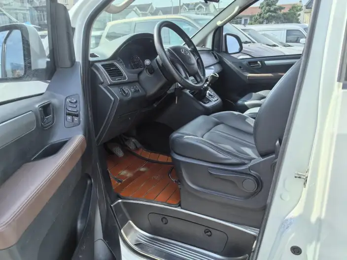 Maxus G10 2021 Model 2.0T Petrol Manual Elite Edition 7 seat – фото 9