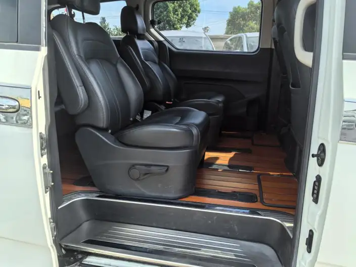 Maxus G10 2021 Model 2.0T Petrol Manual Elite Edition 7 seat – фото 10