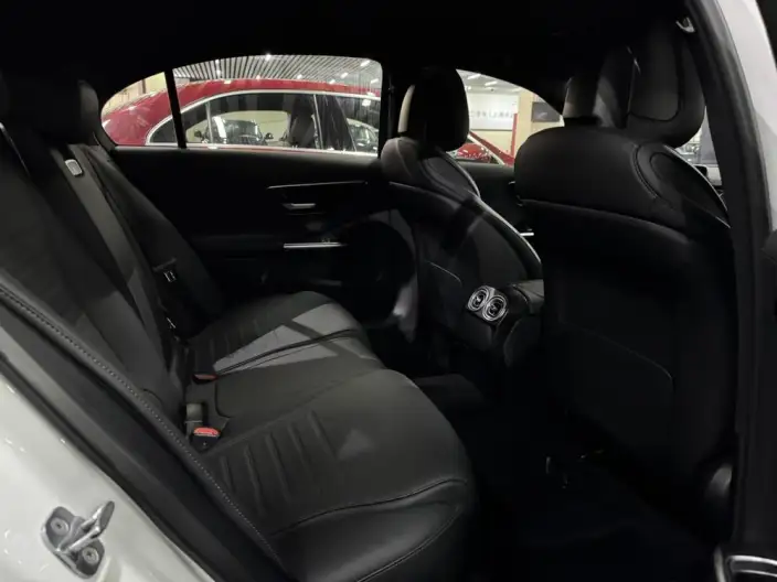 Mercedes-Benz C-Class 2024 Model C 260 L Sports Edition – фото 9
