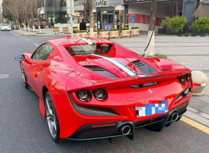 Ferrari F8 2020 Model Spider 3.9T V8 – фото 2