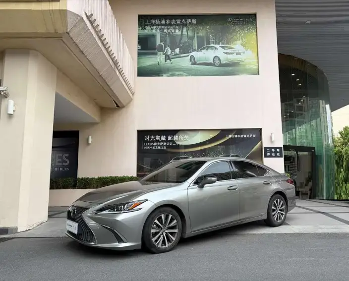 Lexus ES 2020 Model 300h Superior Edition China VI – фото 1