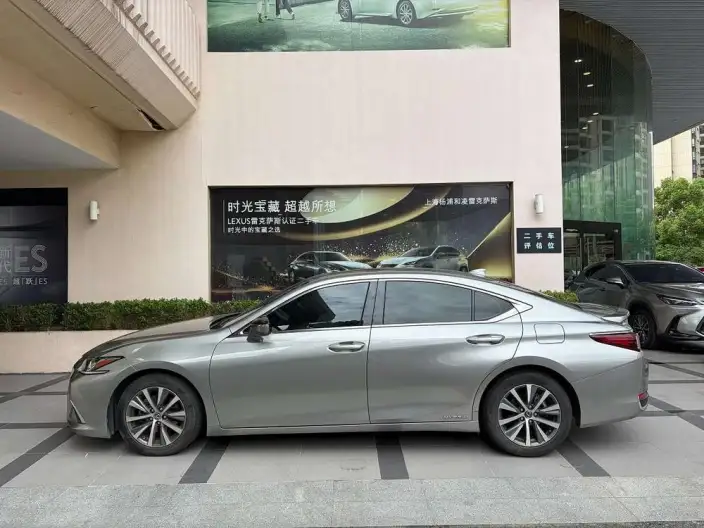 Lexus ES 2020 Model 300h Superior Edition China VI – фото 3