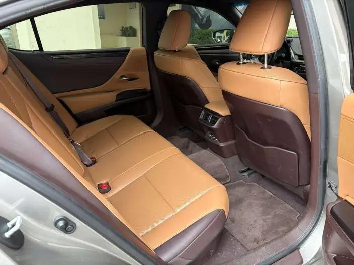Lexus ES 2020 Model 300h Superior Edition China VI – фото 8