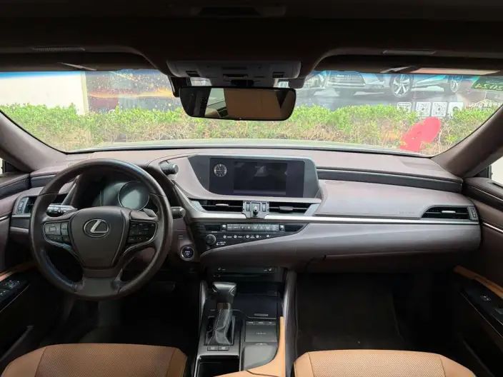Lexus ES 2020 Model 300h Superior Edition China VI – фото 10