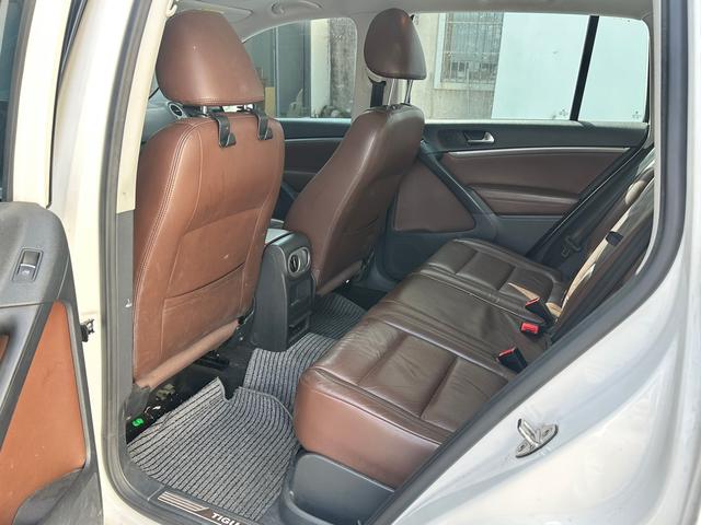 Volkswagen Tiguan 2015 1.8 TSI Automatic FWD Luxury – фото 4