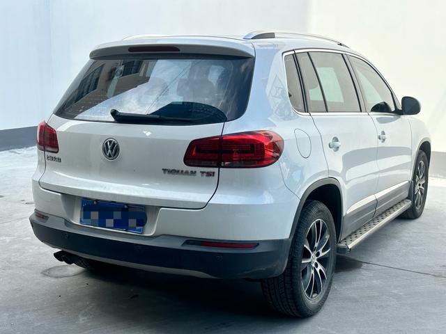 Volkswagen Tiguan 2015 1.8 TSI Automatic FWD Luxury – фото 11
