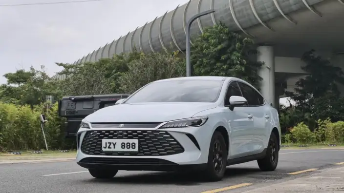 BYD Qin PLUS DM 2025 Model Smart Driving Edition DM-i 55KM Leading Model – фото 1