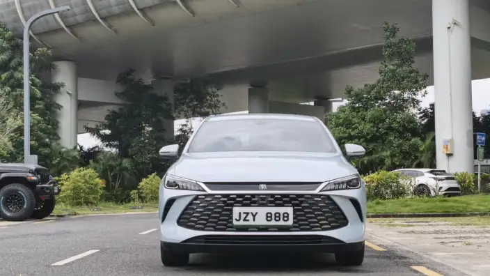 BYD Qin PLUS DM 2025 Model Smart Driving Edition DM-i 55KM Leading Model – фото 2