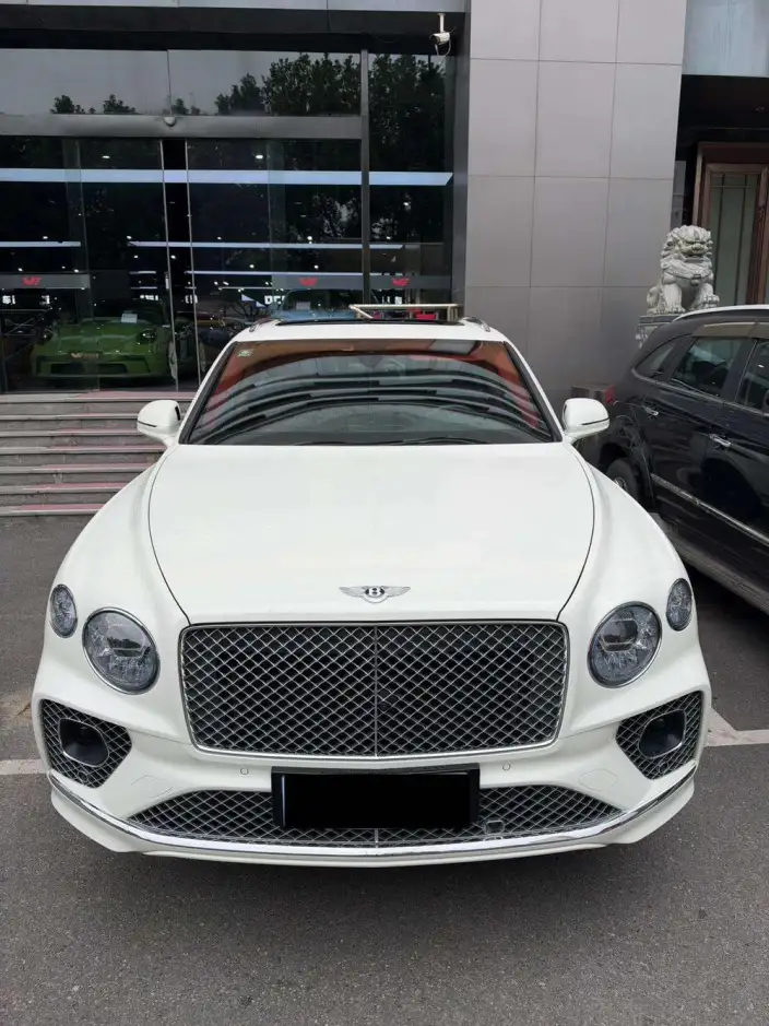 Bentayga 2022 Model 4.0T V8 – фото 2