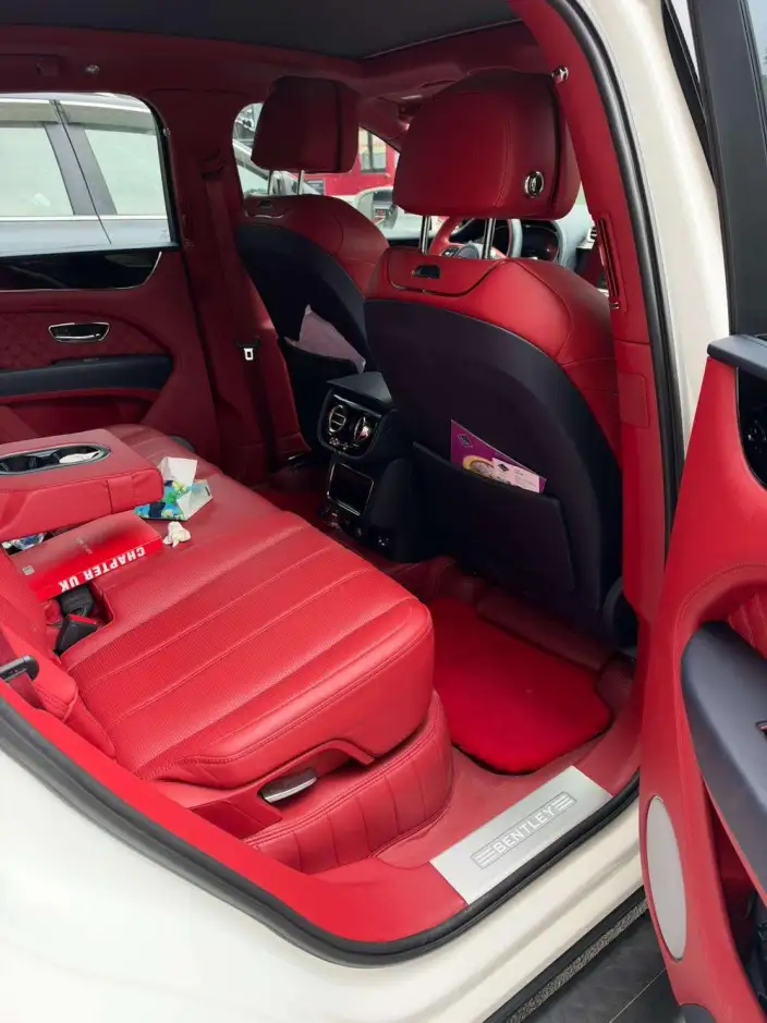 Bentayga 2022 Model 4.0T V8 – фото 4
