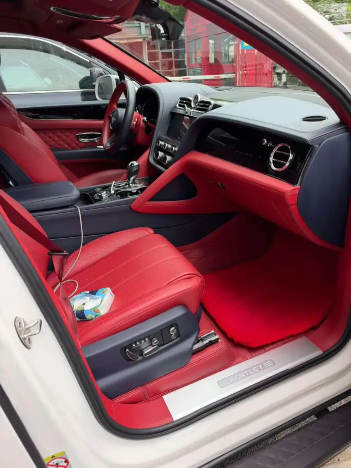 Bentayga 2022 Model 4.0T V8 – фото 5