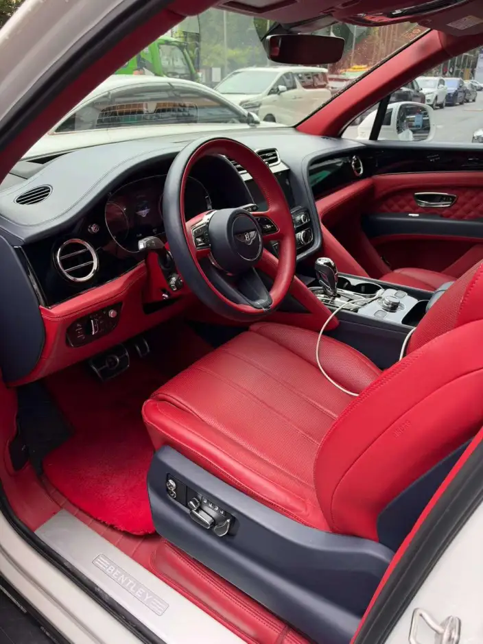 Bentayga 2022 Model 4.0T V8 – фото 8