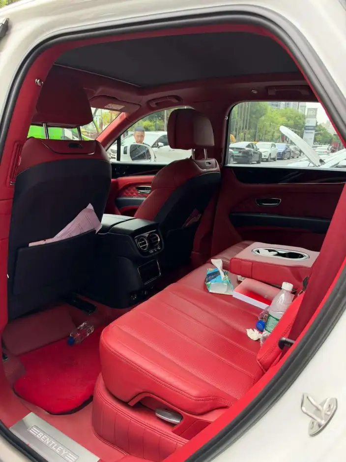 Bentayga 2022 Model 4.0T V8 – фото 9