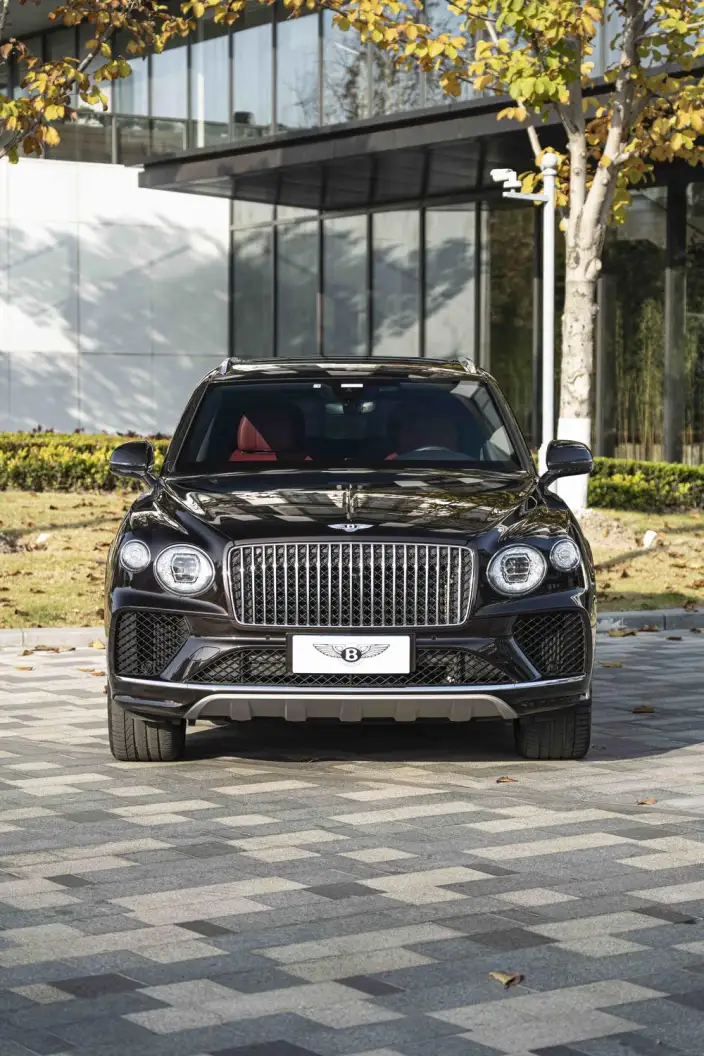 Bentayga 2023 Model 4.0T V8 Long wheelbase Edition – фото 2