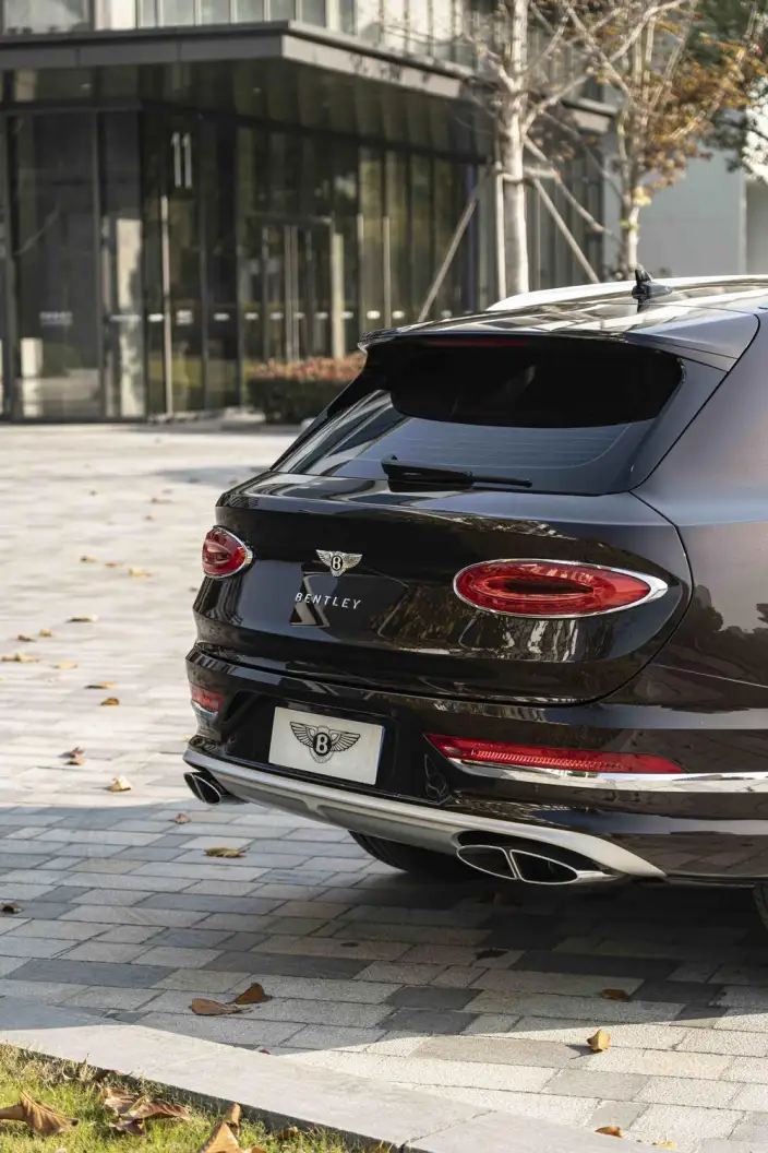 Bentayga 2023 Model 4.0T V8 Long wheelbase Edition – фото 5