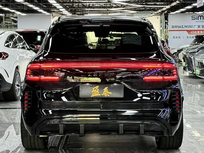 ZEEKR 8X 2026 Model Black Badge – фото 6
