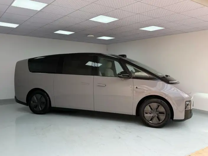 Li Auto MEGA 2024 Model Ultra Edition – фото 4