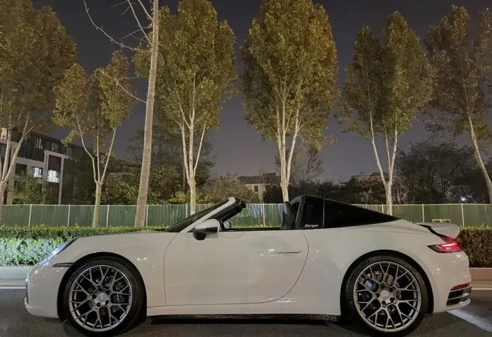 PORSCHE 911 2023 Model Targa 4 3.0T – фото 6