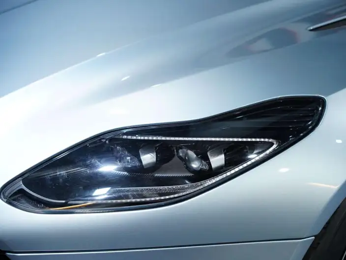 Aston Martin DB11 2020 Model 4.0T V8 Volante – фото 5